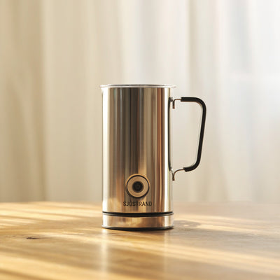Sjöstrand milk frother in stainless steel frothing milk